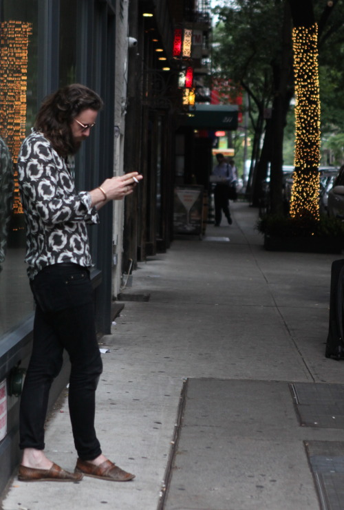 Father John Misty having a smoke before last night’s benefit for Jasper Johnson at le Poisson 
