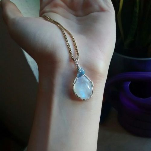 It’s all wonky and far from perfect but it’s cute for my first attempt. Wire wrapped rai