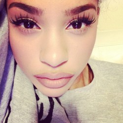 itsmyrayeraye:  These lashes are the beeessssttttttt! 💁 #LashAddictionInSugar 