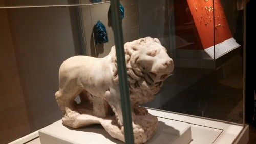 weomeow:  My small collection of Rubbish Lions from Across the World, courtesy of the Metropolitan Museum of Art.
