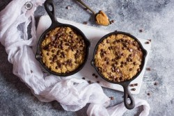 fullcravings:  Skillet Chocolate Chip Cookies