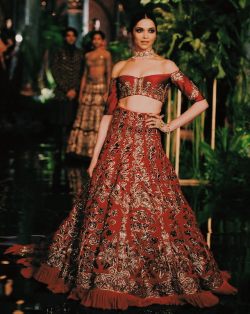 Ladies of Bollywood as Manish Malhotra showstoppers