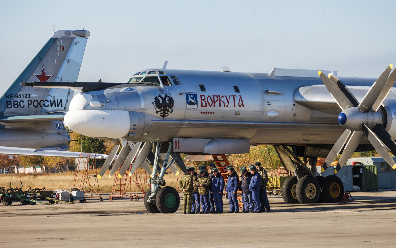 rocketumbl:  Tu-95MS