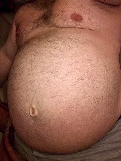 bloatedchowhound:  After 3 days of filling up as full as I can get (literally popping a “button”) the bottom is what I currently look like empty.Hopefully you’ll all get to see this.