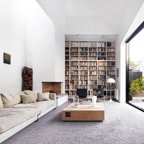 meandmybentley:  Absolutely adore this space, maybe it’s the entire wall of books. House 3, Balaclava, Victoria, Australia by Coy Yiontis Architects. #meandmybentley 