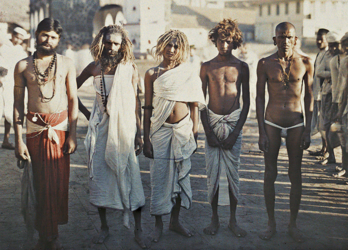 historicaltimes:  Sadhus, Bombay, India, by Stéphane Passet, 1913 via reddit 