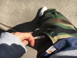have started using my pants&rsquo; pockets as ashtrays whereever I am. 10/10 can recommend