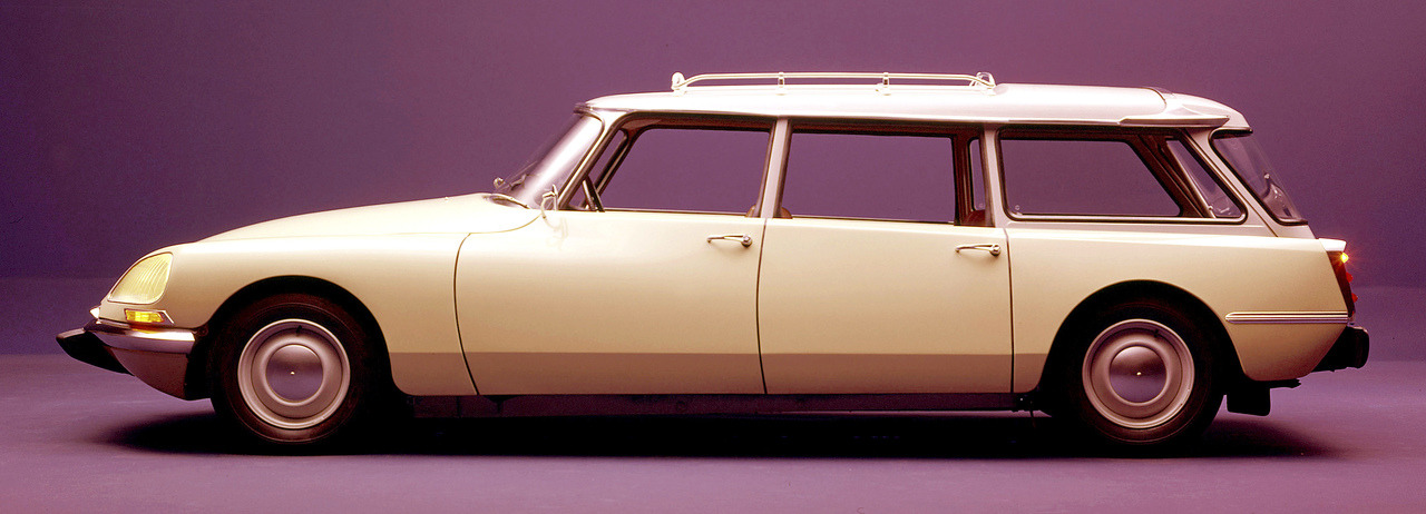 carsthatnevermadeitetc:  Variations on a theme: Part 5 Citroën DS 21, 1968. In the