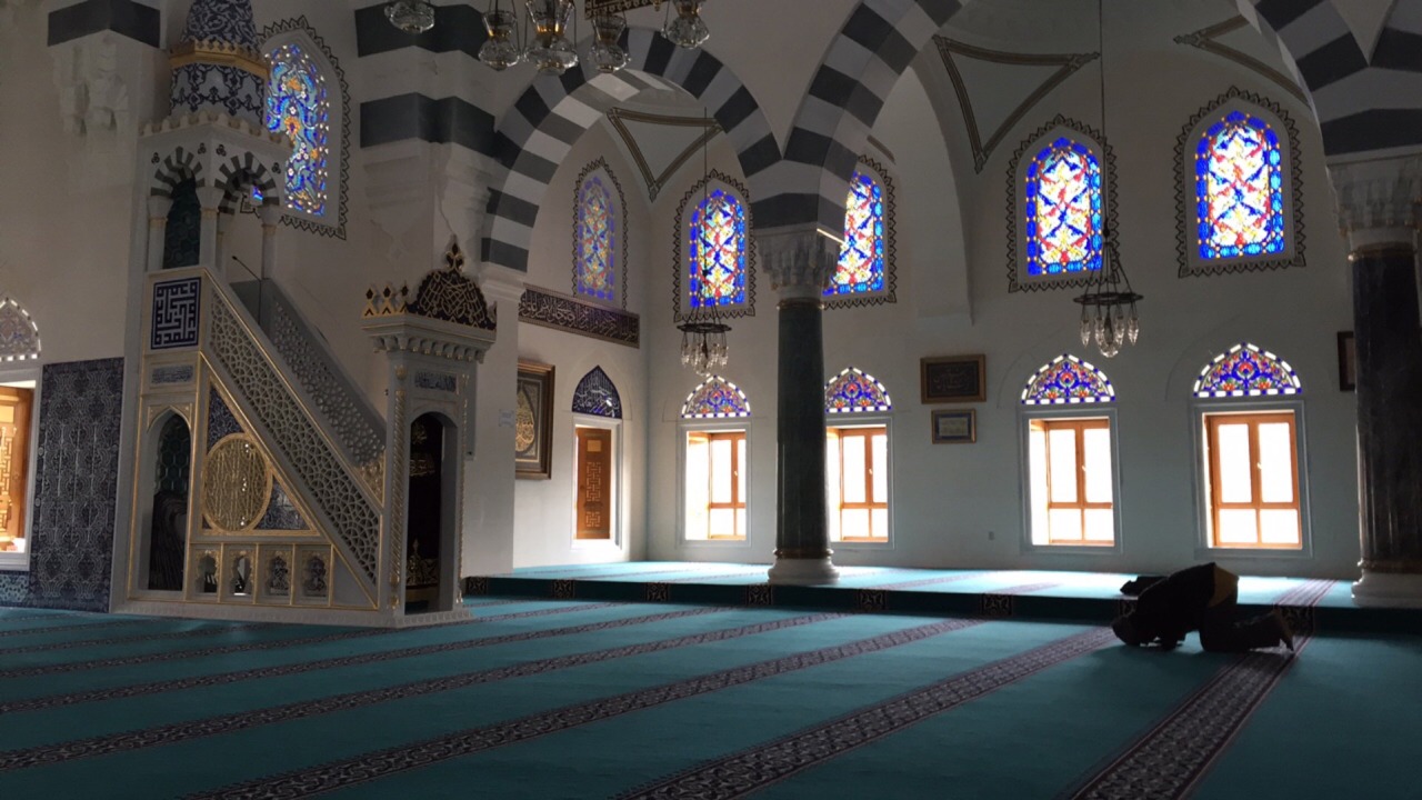 fatimaaboturab:  “The only real rest comeswhen you’re alone withGod.” -Rumi