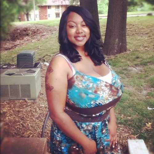 shadesofblackmag: damn girl!!!!!!!!  Who’s your man.  Taking applications.
