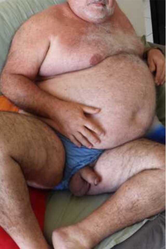 Big Man Pissing