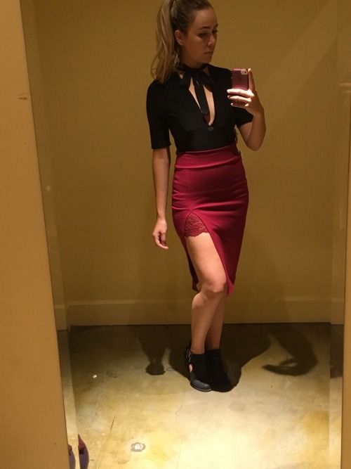 Porn gabsriellala:  Dressing room mirror selfie photos