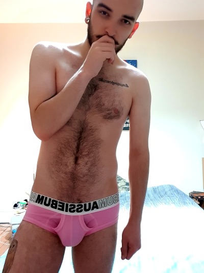 fivestarqueer:The lightbulb is my room is so damn bright