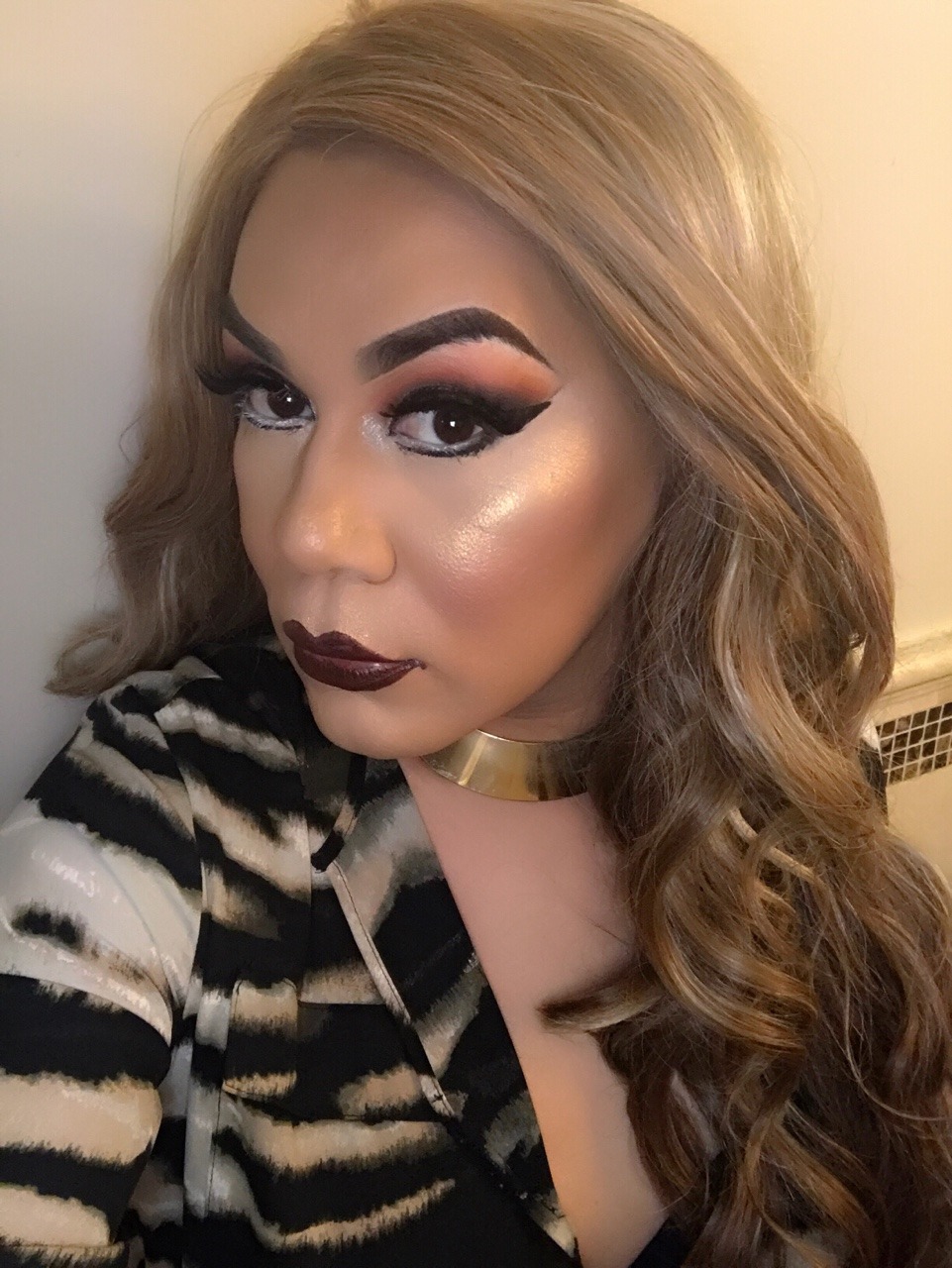 tsemily1:  Out 4  T-Girl Tuesdays