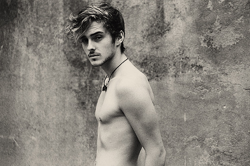 loreenat:  Friendly reminder this is Emma Watson’s brother. 