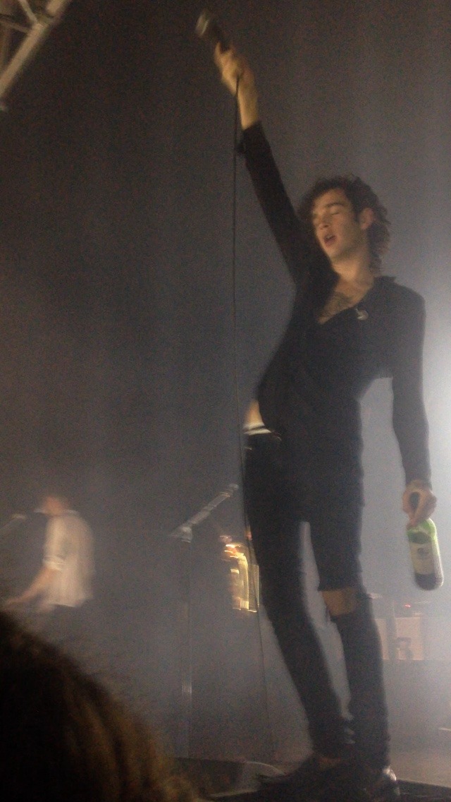 mattys-thigh-gap:  the-voiceless-bird:  //Babe you look so cool //Still can’t believe