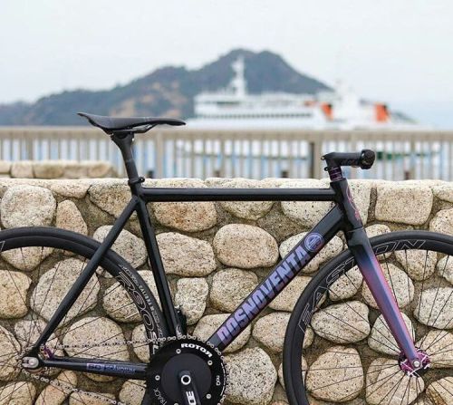 hizokucycles: #Repost from cyclist @tokona2 - #dosnoventa #dosnoventaseoul #fixedgear #singlegear #t