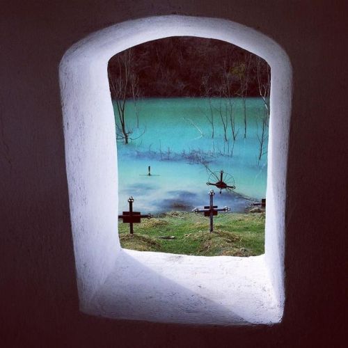 everyday-eastern-europe - Flooded cemetery nerby Roșia Poieni...