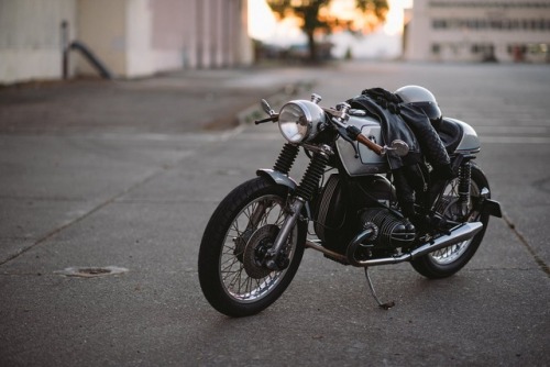 caferacerbursa: BMW Classic…  I wished the 2002’s would come back!