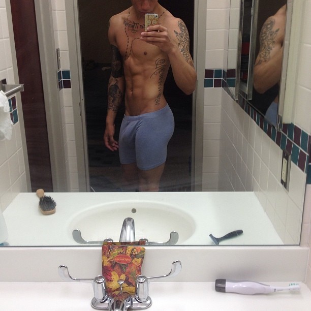 bruhyousexy:  Sonny 