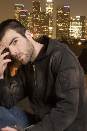 frisby2007:  I could give less of a barnacle for Zachary Quinto, but that doesn’t mean I don’t see what a fine-ass man he is ;)