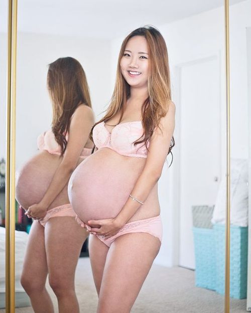 yipitkang:sheepdog82:wuxan1980:pregnantasianperfection:Everyone’s favorite pregnant Korean Kristy~Yo