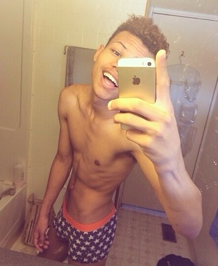 sexyblackboys4u2:  Shower Fresh