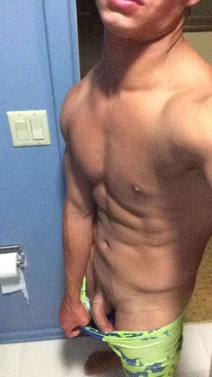 ksufraternitybrother:  DYLANKSU-Frat Guy: Over 93,000 followers and 63,000 posts.Follow me at: ksufraternitybrother.tumblr.com