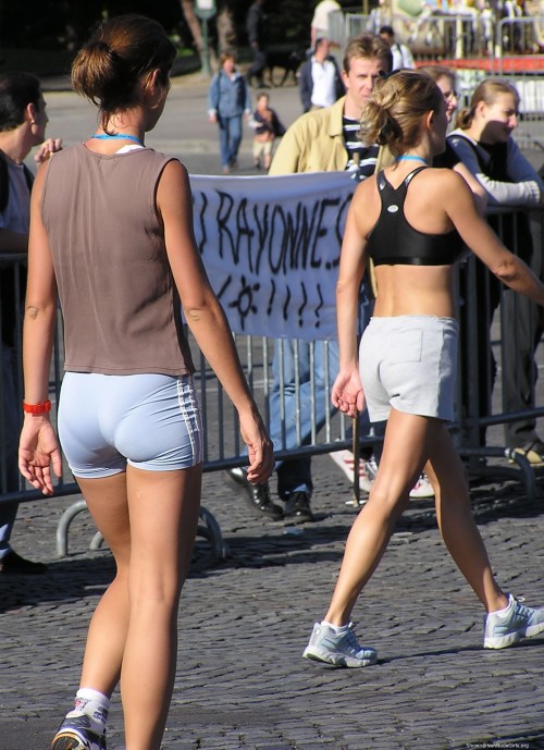 pantysniper1:#VPL #Pantylines #panties #visiblepantylines #panty #voyeur #streetcandid #Pantaeta #Pa