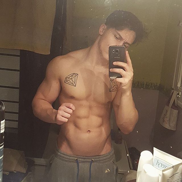lumbrjax:  Instagram user @blondelanthony http://ift.tt/1RBumjH