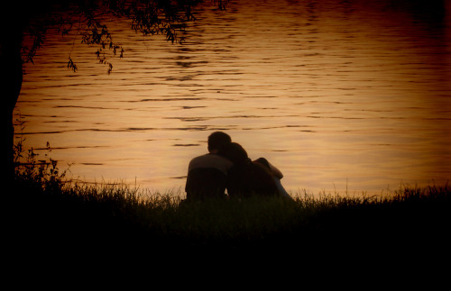 sunset at lake with couple :) source: http://trueloveforever17.tumblr.com/