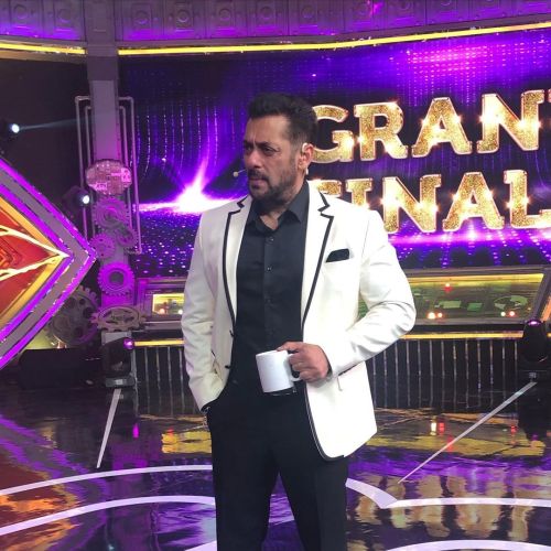 “★ Hot Coffee With HOTEST Host…Salman Khan on Bigg Boss 14 Finale!
”
-February 21, 2021