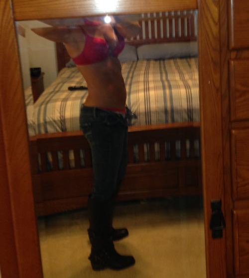 sexy-real-wives: Very sexy hotwife