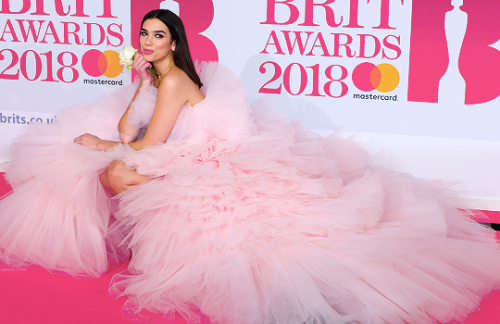 dua-daily:Dua Lipa in Giambattista Valli Haute Couture 14 at the Brits 2018