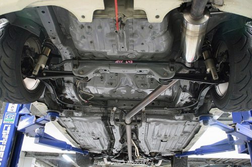 11000rpm:  limitbreakfamily:  adoboandgarlicrice:  lonelydriverz:  nobodysgettingtreats:  Sorry if it’s been posted before, but this Civic is tops - Source  That engine bay is so stock, I’m surprised.  I bet the internal parts on that engine is maxed