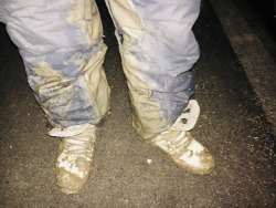 piss and mud in snowboard pants 2