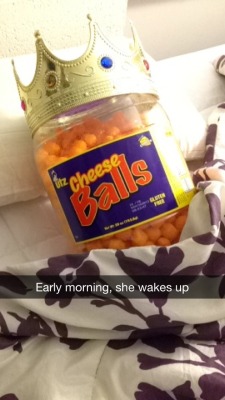 wonderland-perspective:  My sister keeps sending me snapchat of her cheese balls…. 
