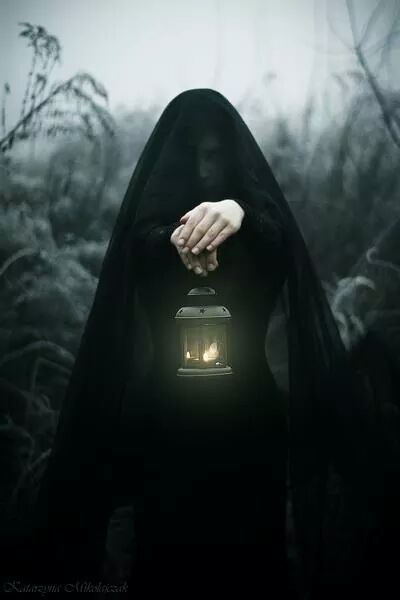 czarnaaowieczka:  Katarzyna by Katarzyna Mikołajczak I like this photographer.