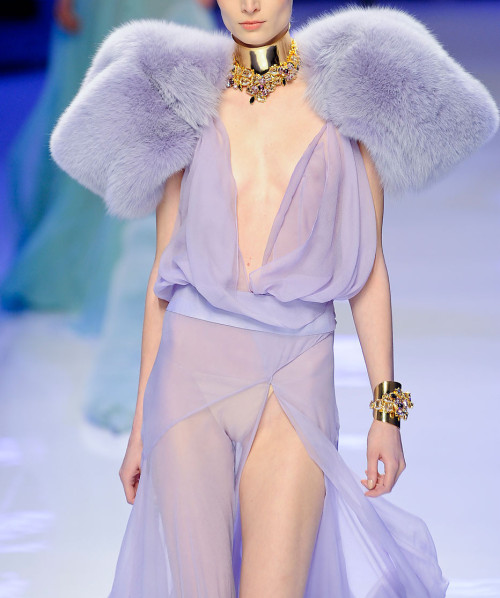 mscuriouswiggler:  judith-orshalimian:  Alexandre Vauthier Haute Couture Spring/Summer 2012!  Want 