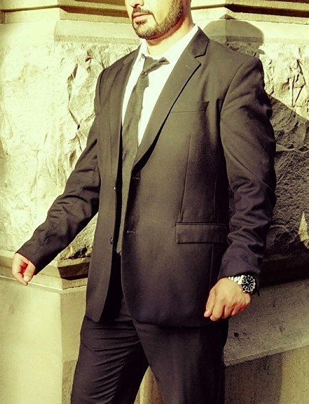 As a woman you perhaps love to enjoy sensual pleasure in the company of male escorts