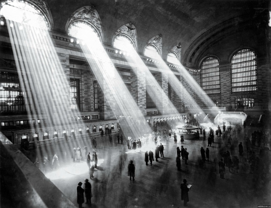 igadrobisz:
“ Grand Central, NYC 1929
Its not possible anymore to take such photograph, as the buildings outside block the sun rays.
”