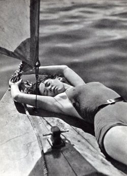 oldalbum:  Heinz Gorny - Sunbathing, 1936 