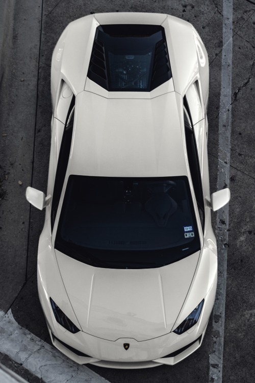 vistale:  Lamborghini Huracan | via