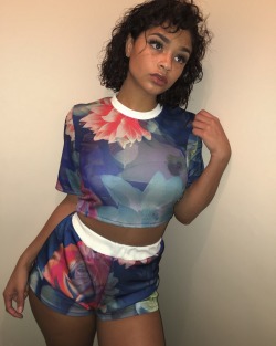 aiyanaalewis:  http://www.fashjonn.bigcartel.com 