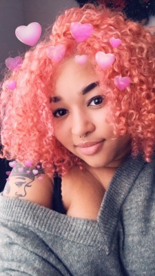 just-a-little-taste:  princesss-nympho:  I colored my hair! I love it ☺️  THIS LOOKS SO GOOD 😍😍😍😍