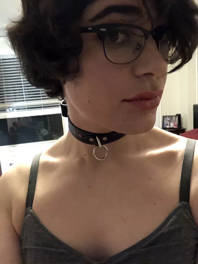 In love with my new choker 🥰 : r/femboy