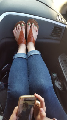 myprettywifesfeet:  myprettywifesfeet:  my pretty wifes sexy feet on the dash looking good in green. please comment   Not many girls can get away with green 