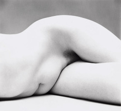 mpdrolet:  Nude No. 62, New York, c. 1949-50Irving Penn