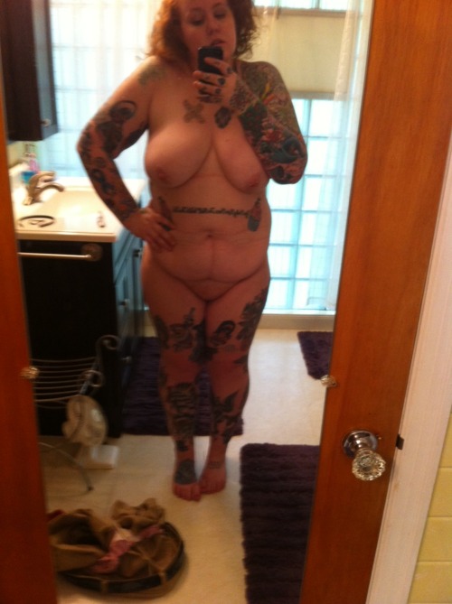whalecupcakehatesyou:  dagonlakes:  stateofmisery:  Fucking blurry and hot as fuck.  Corrected that for you.  You’re a sweetie pie.
