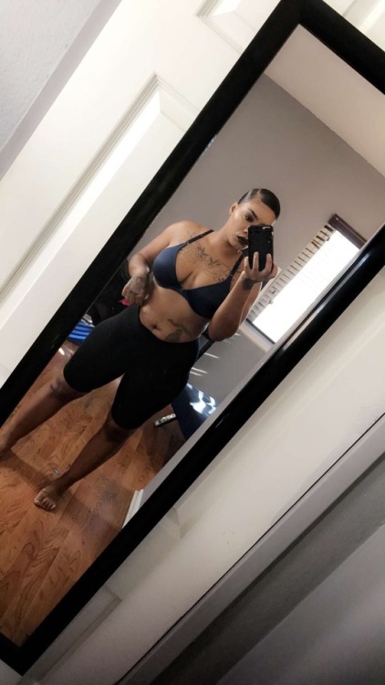 silkeesilm:  kjaybee:Underneath the outfits. A solid foundation 💪🏾 http://smarturl.it/KarriBee  She sexy on her own 🌹 👌💯But her relationship is simply beautiful…4 👍 👍 👍 👍’s UP for being different…which makes her EXTRA